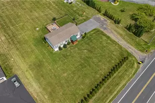 4452 W Mountain View Dr, Lehigh Township, PA 18088 - Photo 4