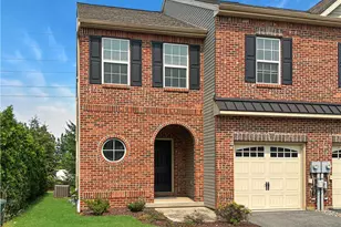 280 Milkweed Dr, Upper Macungie Township, PA 18104 - Photo 1