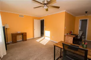 563 Longacre Dr, Lehigh Township, PA 18035 - Photo 18