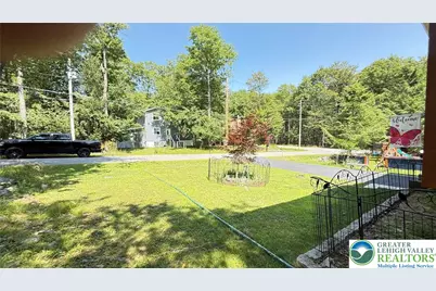 8466 Bumble Bee Way, Tobyhanna, PA 18466 - Photo 4