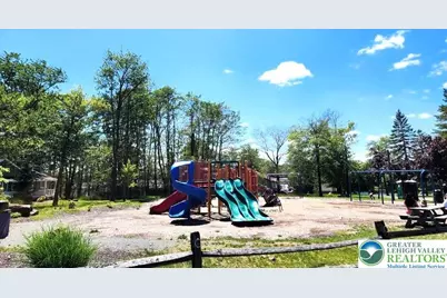 8466 Bumble Bee Way, Tobyhanna, PA 18466 - Photo 34