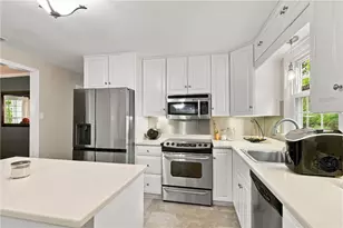 1031 N 7th St, Emmaus Boro, PA 18049 - Photo 12