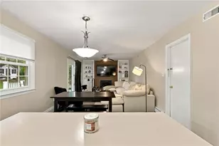 1031 N 7th St, Emmaus Boro, PA 18049 - Photo 14