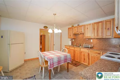 142 Ridge Street, Coaldale Boro, PA 18218 - Photo 4