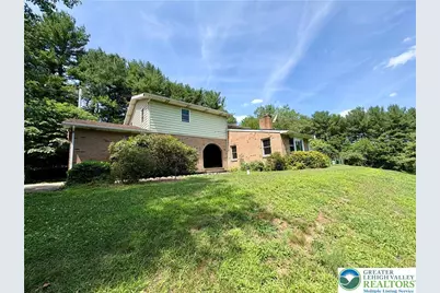 575 N Hokendauqua Drive, Moore Township, PA 18014 - Photo 2