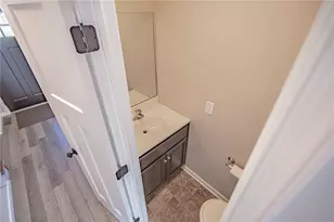 3329 S 2nd St, Whitehall Township, PA 18052 - Photo 18
