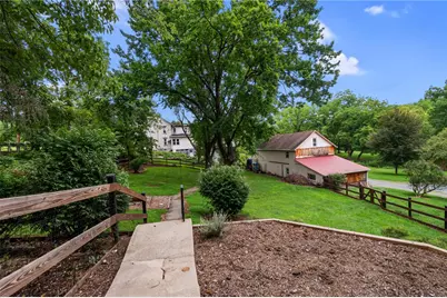 3552 Broadway, South Whitehall Township, PA 18104 - Photo 34