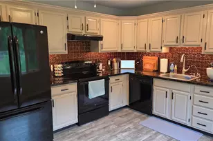 3733 Viewpoint Ct, Slatington Boro, PA 18080 - Photo 4