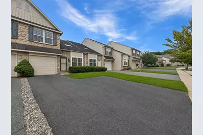 5612 Stonecroft Lane, Lower Macungie Township, PA 18106 - Photo 2