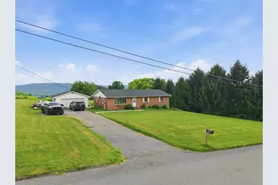 4065 Country Side Lane, Lower Saucon Township, PA 18055 - Photo 4