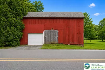 1294 Seifert Road, Bushkill Twp, PA 18064 - Photo 12
