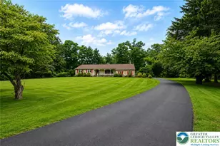1000 Wedgewood Rd, Hanover Twp, PA 18017 - Photo 2