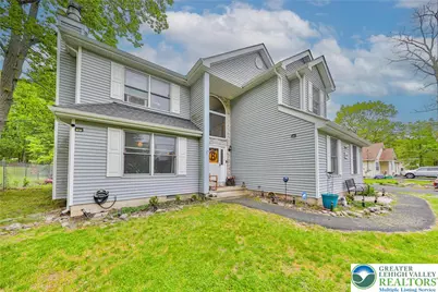 4608 W Pine Ridge Drive, Bushkill, PA 18324 - Photo 2