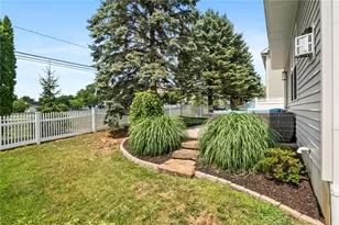 326 Bendelow Ln, Northampton Boro, PA 18067 - Photo 4