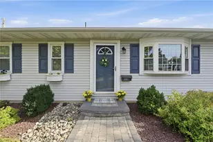 4251 Oakleigh Rd, South Whitehall Township, PA 18104 - Photo 2