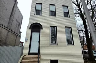 300 Pine St, Reading City, PA 19602 - Photo 1