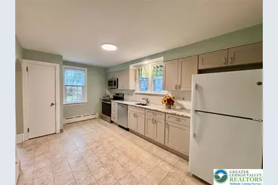 221 E Chestnut Street, Nazareth, PA 18064 - Photo 6