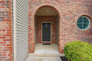 253 Milkweed Dr, Upper Macungie Township, PA 18104 - Photo 4