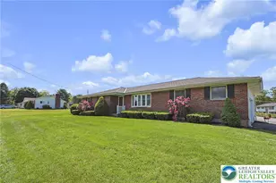 1004 Maple St, Pottsville, PA 17901 - Photo 2