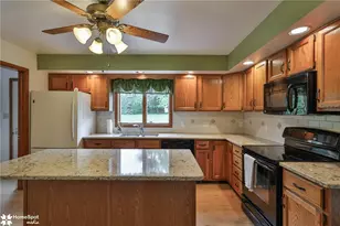 2642 Community Dr, Moore Township, PA 18014 - Photo 6
