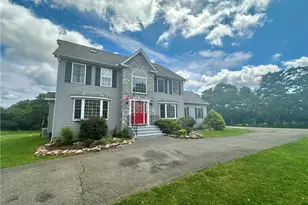 461 Patten Cir, Penn Forrest, PA 18210 - Photo 2