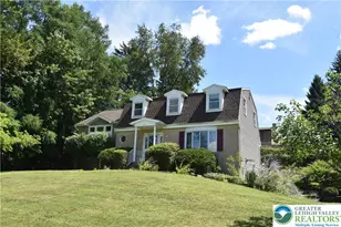 605 Barnyard View, Forks Twp, PA 18040 - Photo 2