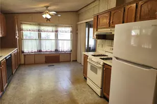 295 Woodsbluff Ct, East Allen Township, PA 18014 - Photo 8