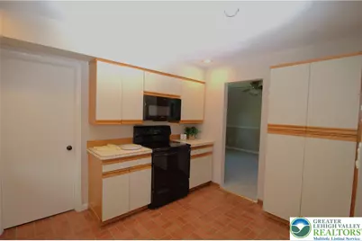 2871 Springhaven Place, Lower Macungie Township, PA 18062 - Photo 8