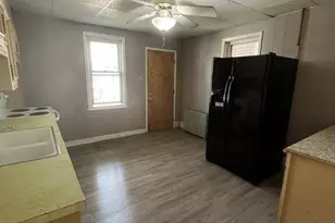 141 W Abbott St, Lansford, PA 18232 - Photo 6