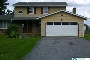 901 Apple Blossom Rd, Easton, PA 18040 - Photo 2