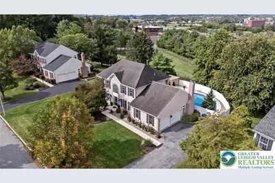 3723 Oakwood Trail, South Whitehall Township, PA 18103 - Photo 2