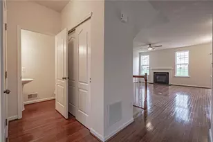 287 Redclover Ln, Upper Macungie Township, PA 18104 - Photo 6