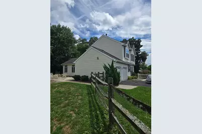 5280 Vermont Drive, Bethlehem Township, PA 18045 - Photo 4