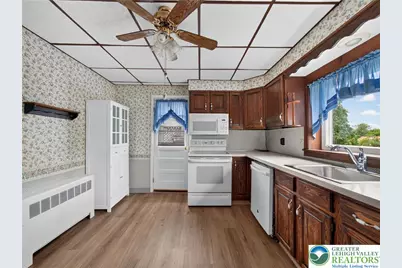 329 Delong Avenue, Emmaus Boro, PA 18049 - Photo 8