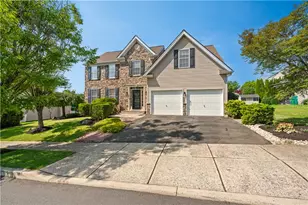 2305 Aberdeen Way, Lower Macungie Township, PA 18062 - Photo 2