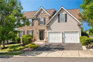 2305 Aberdeen Way, Lower Macungie Township, PA 18062 - Photo 4