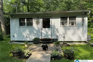100 Creek Dr, Polk Twp, PA 18058 - Photo 2