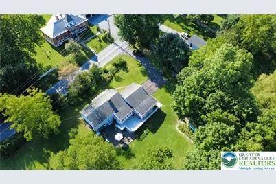 524 Walnut Drive, Lehigh Township, PA 18067 - Photo 2
