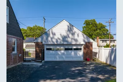 132 Garden Terrace, Nazareth Boro, PA 18064 - Photo 2