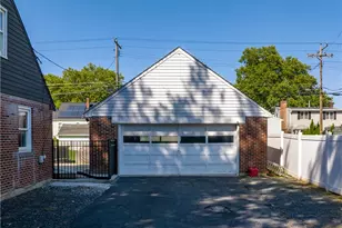 132 Garden Terrace, Nazareth Boro, PA 18064 - Photo 2