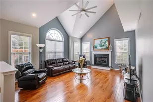 2295 Leigh Dr, Forks Twp, PA 18040 - Photo 14