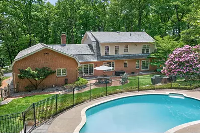 595 Walnut Avenue, Pen Argyl, PA 18072 - Photo 10