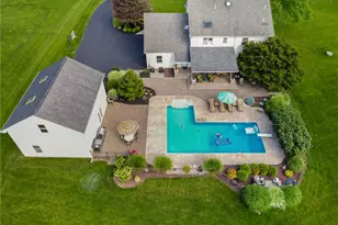1195 Sierra Dr, Lehigh Township, PA 18038 - Photo 4
