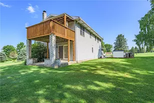 12 Manor Ln, Penn Forrest, PA 18229 - Photo 6