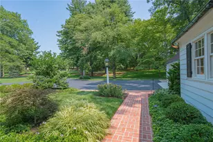 1596 Weyhill Cir, Lower Saucon Township, PA 18015 - Photo 14