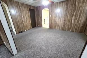1215 Bushkill St, Easton, PA 18042 - Photo 4