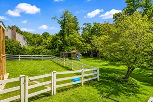 4006 Crest View Dr, Hamilton Twp, PA 18360 - Photo 2