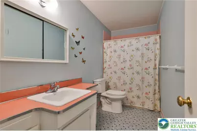 1812 Hilltop Terrace, Bethlehem City, PA 18018 - Photo 14