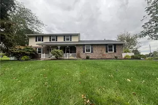 634 Gladys Dr, Bushkill Twp, PA 18064 - Photo 4