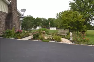 634 Gladys Dr, Bushkill Twp, PA 18064 - Photo 12